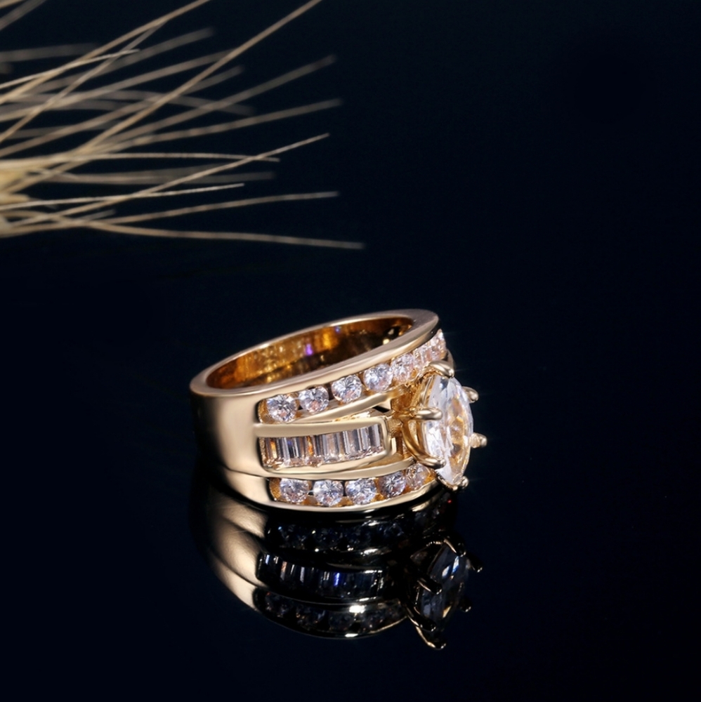 Beautiful Marquis Cubic Zirconia Gold Ring - Picture 5 of 7